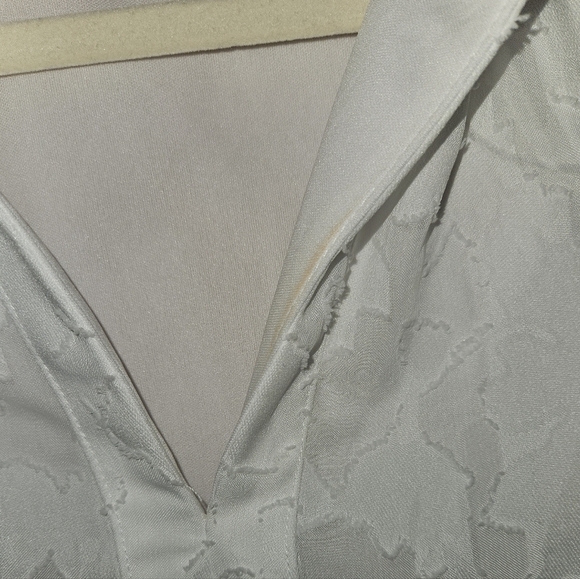 CeCe Textured White Blouse, Size XS, NWT - Picture 6 of 7